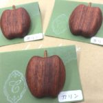 crossgrainさん納品☆りんごさんのブローチ