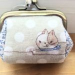 ネコが見つめる先には…